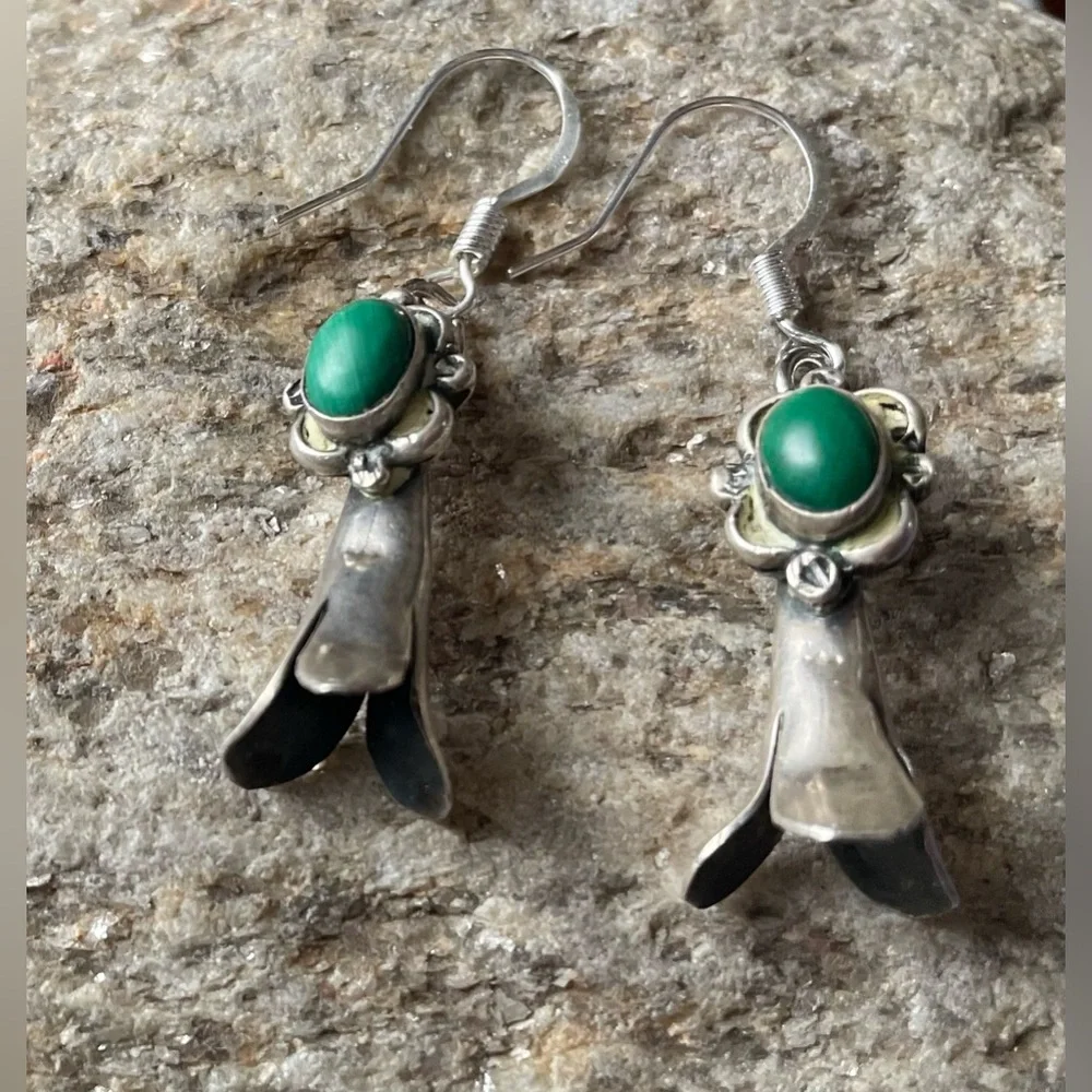 VTG Native American malachite squash blossom OOAK sterling earrings - Picture 7 of 10
